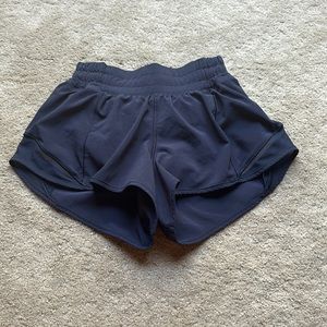 black hotty  hot shorts size 0 low rise 2.5 inch